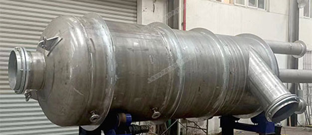 堿液濃縮蒸發(fā)器正有條不紊生產(chǎn)中